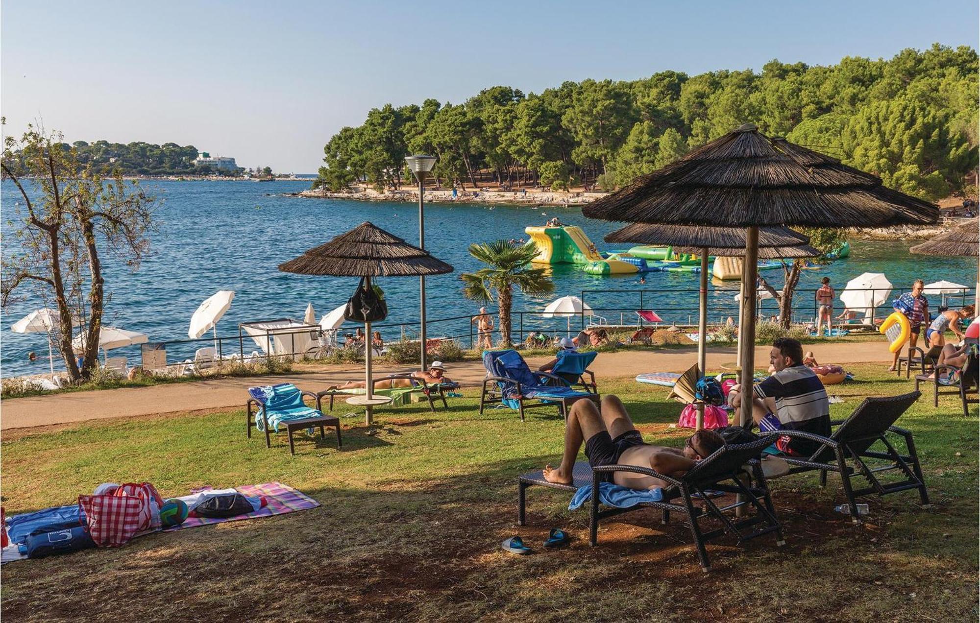 Awesome Home In Porec With House Sea View Poreč Exterior foto